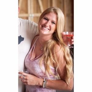 Meet your Posher, Maura